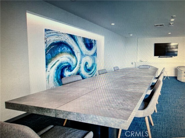 Building Photo - 525 E Seaside Way