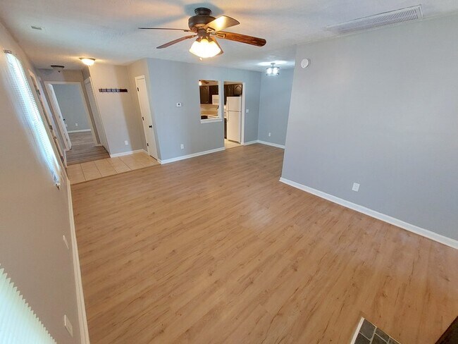 Building Photo - Beautiful Virginia Beach TownHome | 3BR, 2BA