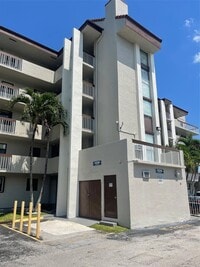 Building Photo - 10290 NW 9th St Cir