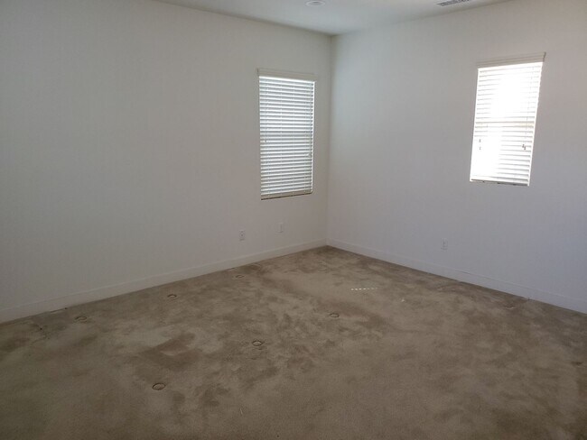 Building Photo - 4 Bedroom 4 Bath Home in The Farm Tract Lo...