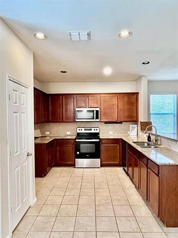 Building Photo - 9049 Sun Haven Way
