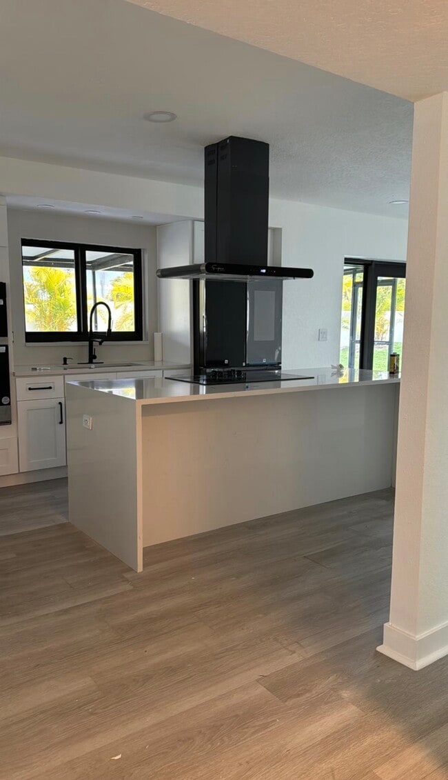 Building Photo - 14903 Southfork Dr