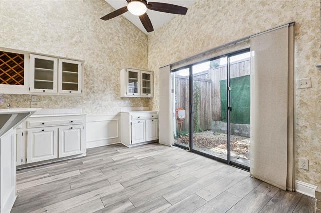 Building Photo - 7450 Holly Hill Dr