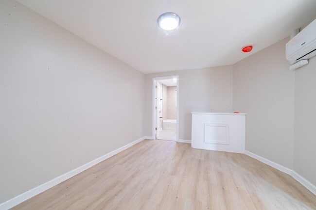 Building Photo - 115 N Delancy Pl