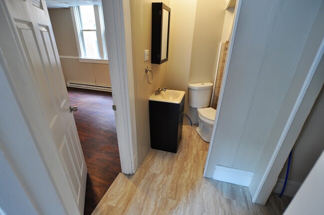 Building Photo - NO APPLICATION FEE!! Completely Renovated ...
