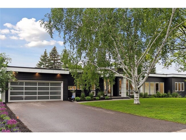 Building Photo - 209 Westwood Dr N