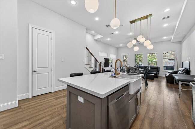 Building Photo - 4744 Aftonshire Dr
