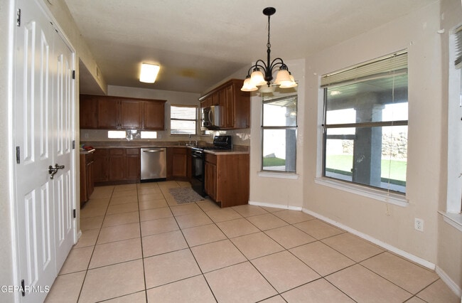 Building Photo - 10830 Elise St