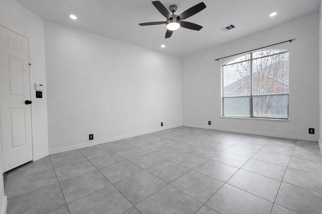 Building Photo - 3111 Birchleaf Dr