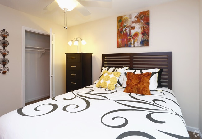 3BR, 2.5BA - 1500sf Cypress- Bedroom - 501 Towns