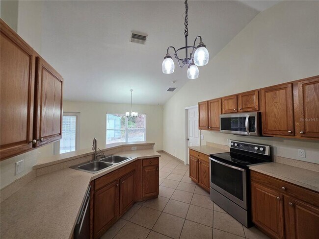 Building Photo - 2789 Coolidge Ave