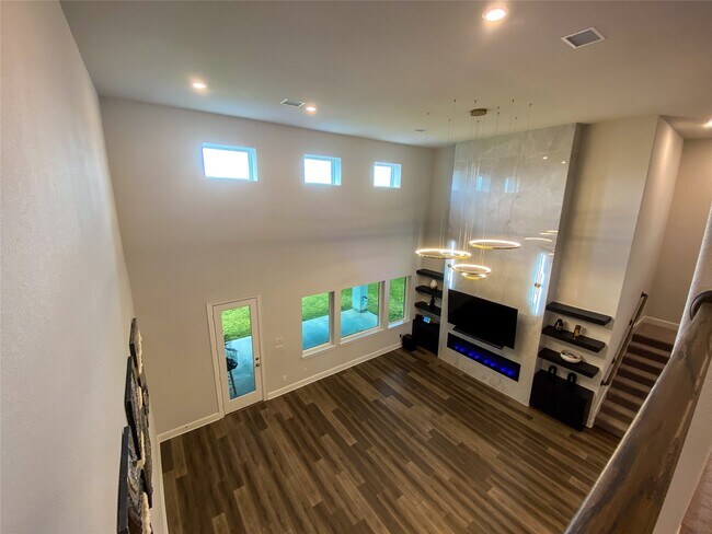 Building Photo - 10011 Serenity Grv Dr