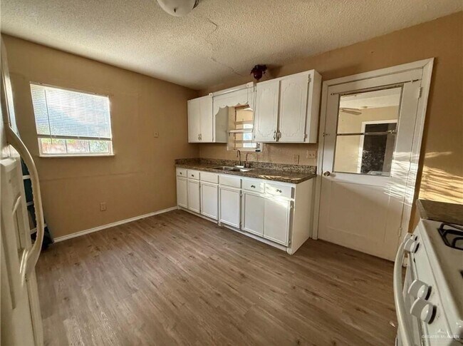 Building Photo - 3008 Katrina Ave