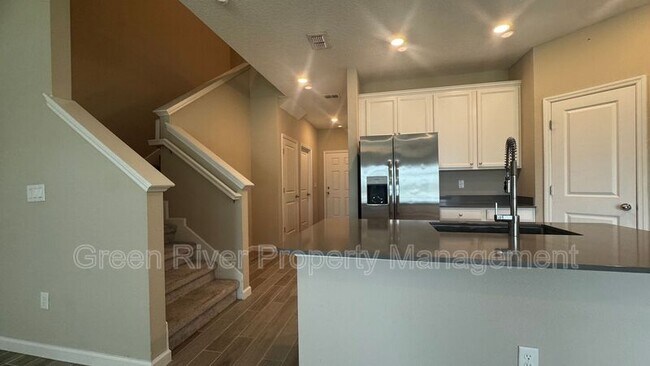Building Photo - 10361 Benson Lake Dr