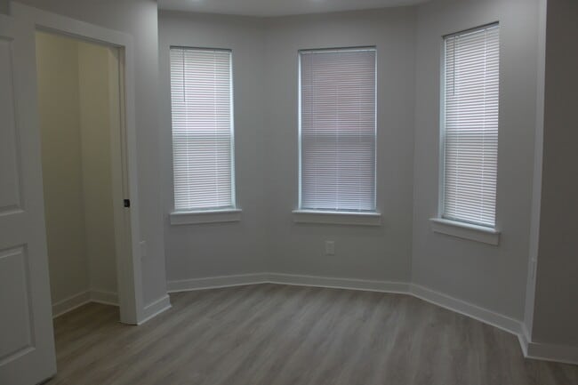 Building Photo - 3355 Argyle St