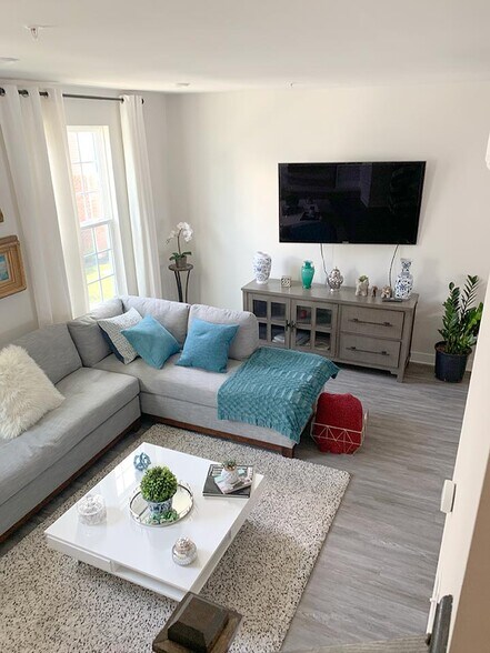 Family Room - 115 Peabody Way
