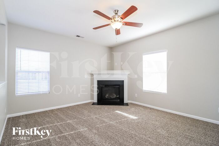 Building Photo - 1513 Pecan Ln