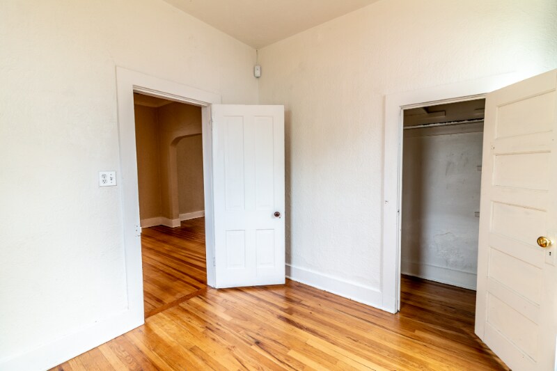 Building Photo - 1314 E Platte Ave