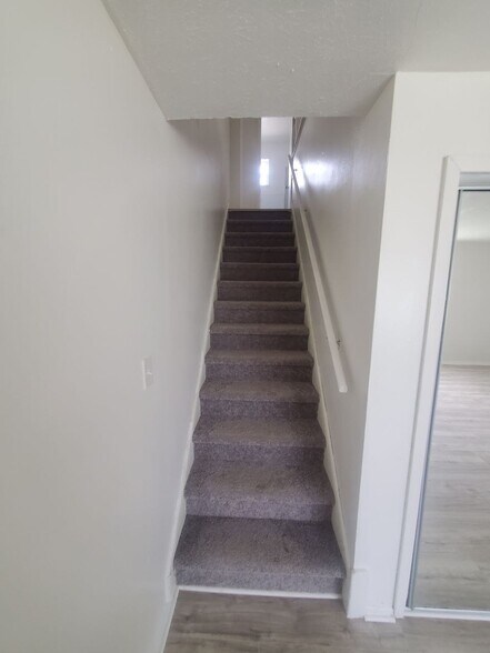 Building Photo - 23756 Banbury Cir