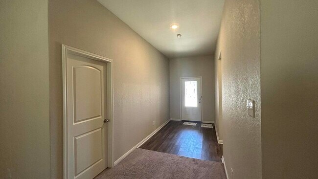 Building Photo - 6312 Juniper Vw