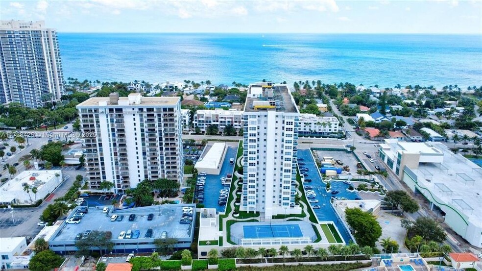 Building Photo - 3015 N Ocean Blvd