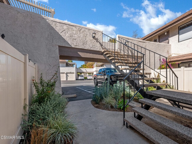 Building Photo - 1218 Kirkford Way