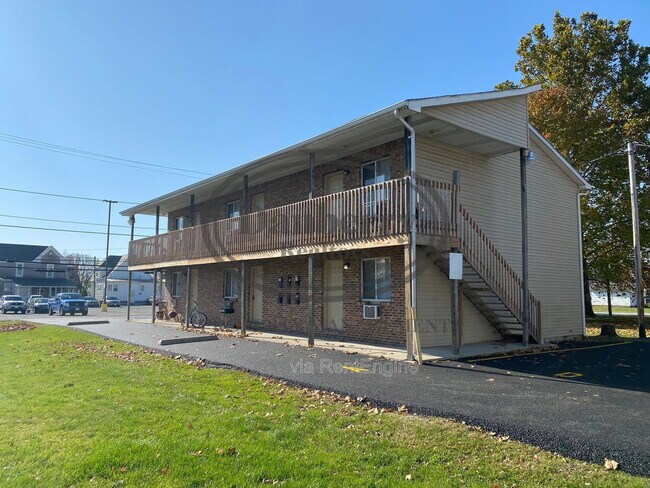 Building Photo - 319 Frazer St