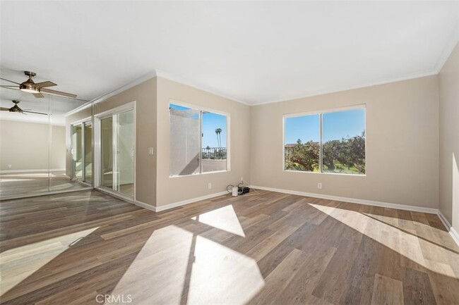 Building Photo - 707 Calle Los Olivos
