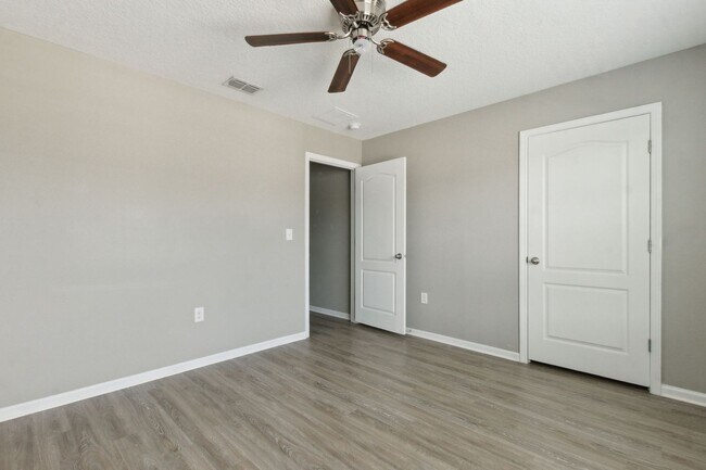 Building Photo - Spacious 5-Bedroom Home  – Prime Amelia Co...