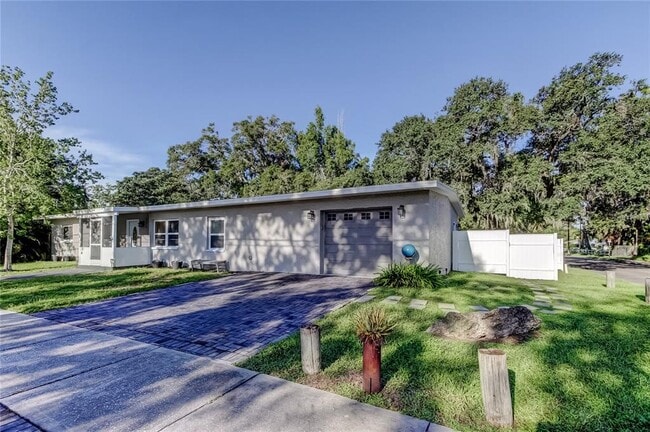 Primary Photo - 375 10th Ave N
