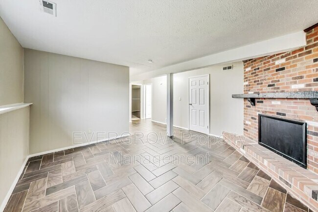 Building Photo - 5310 Shelbyville Rd