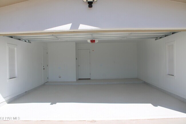 Building Photo - 3133 Fierro Dr