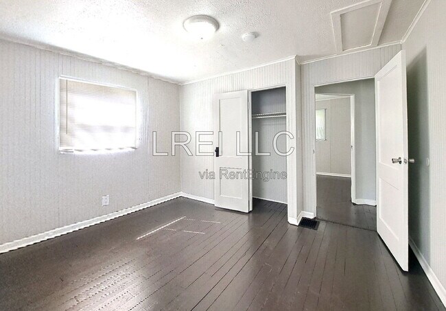 Building Photo - 1763 W Lee St