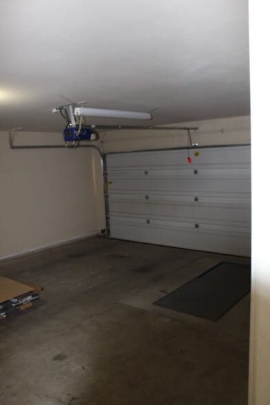 Building Photo - 505 SW 121st Pl