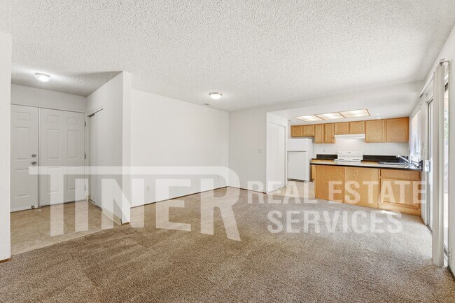 Building Photo - 10237 Country Way