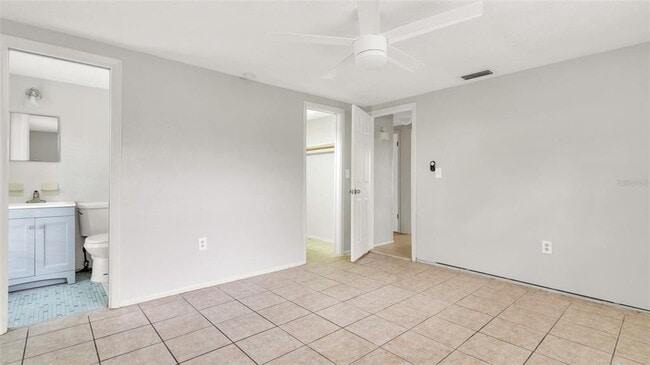 Building Photo - 7634 Fox Hollow Dr