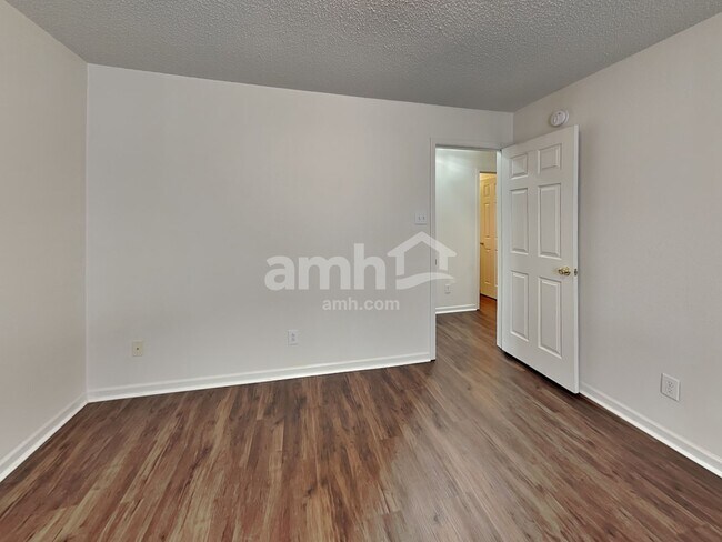 Building Photo - 10167 Hatherley Way