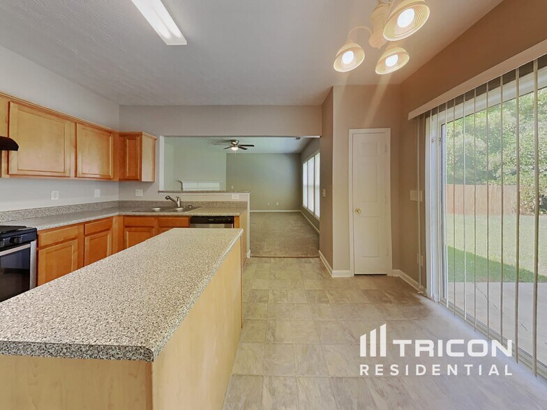 Building Photo - 1588 Thornwick Trace
