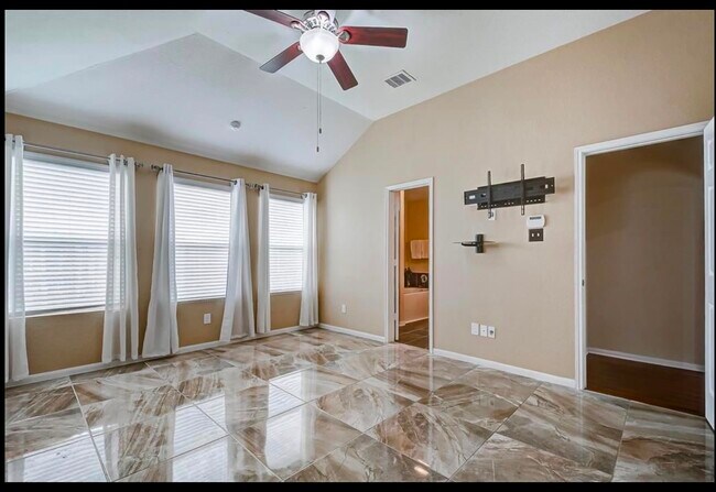 Building Photo - 3042 Thicket Path Way