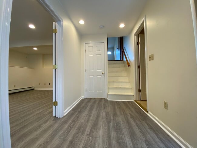 Building Photo - 247 South St