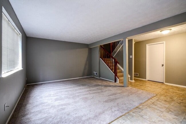 Building Photo - 2887 Royal Path Ct