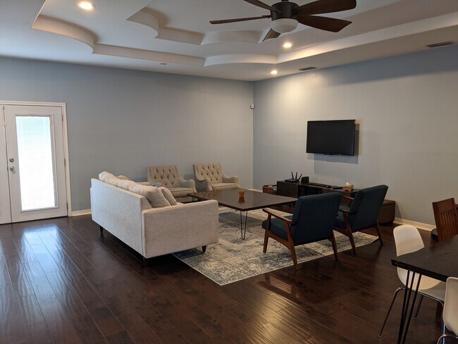 Building Photo - 105 Flathead Lake Dr