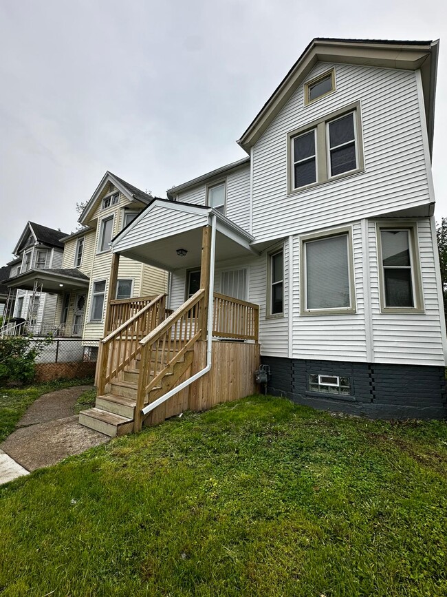 Building Photo - 5409 Fischer St