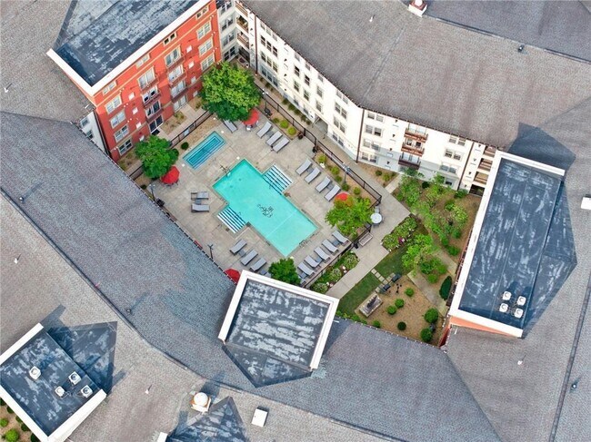 Building Photo - 1000 Providence Pl