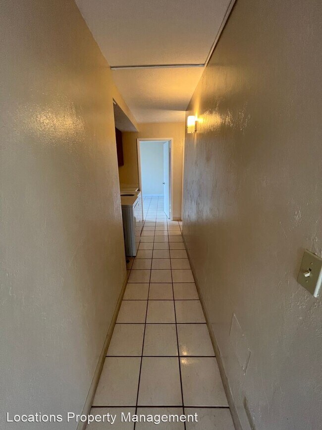 Building Photo - 3 br, 2 bath House - 827 Ala Lilikoi Stree...