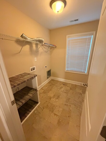 Building Photo - 54 Green Willow Dr