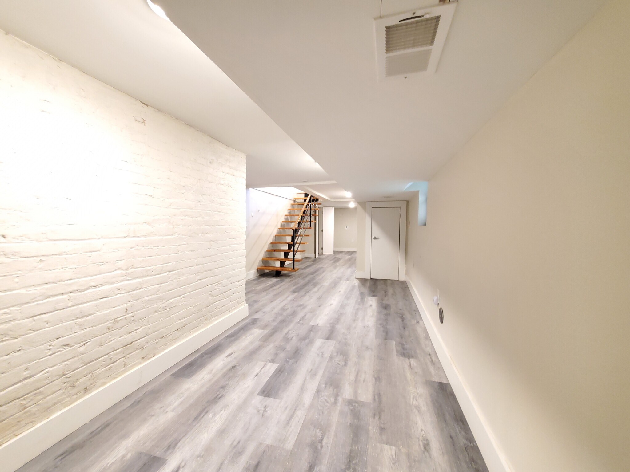 152 Boyd Ave 1B - 154 Boyd Ave