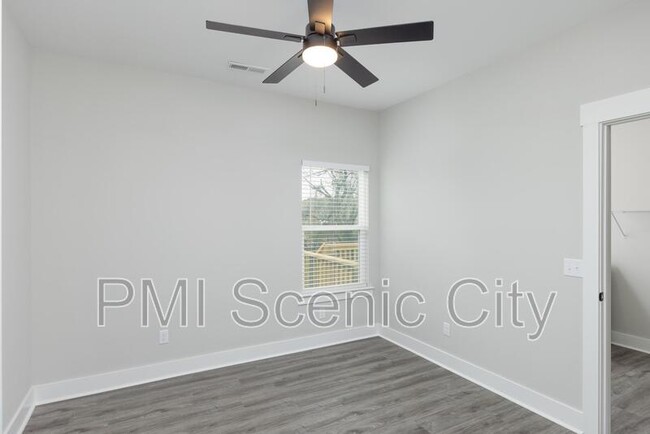 Building Photo - 4207 Willard Dr