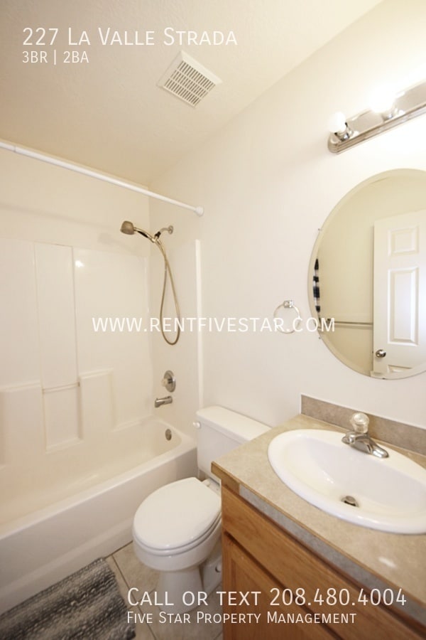 Building Photo - 227 La Valle Strada