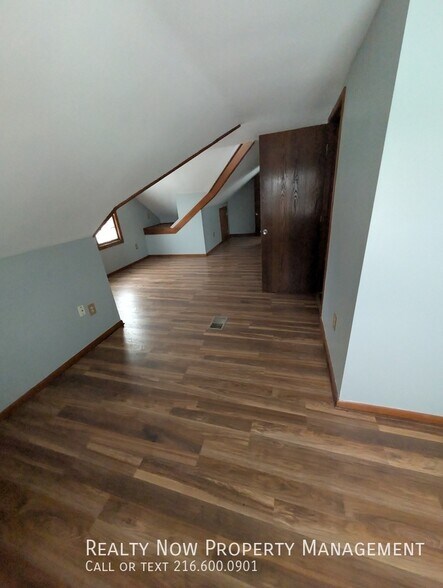 Building Photo - 15709 Northwood Ave